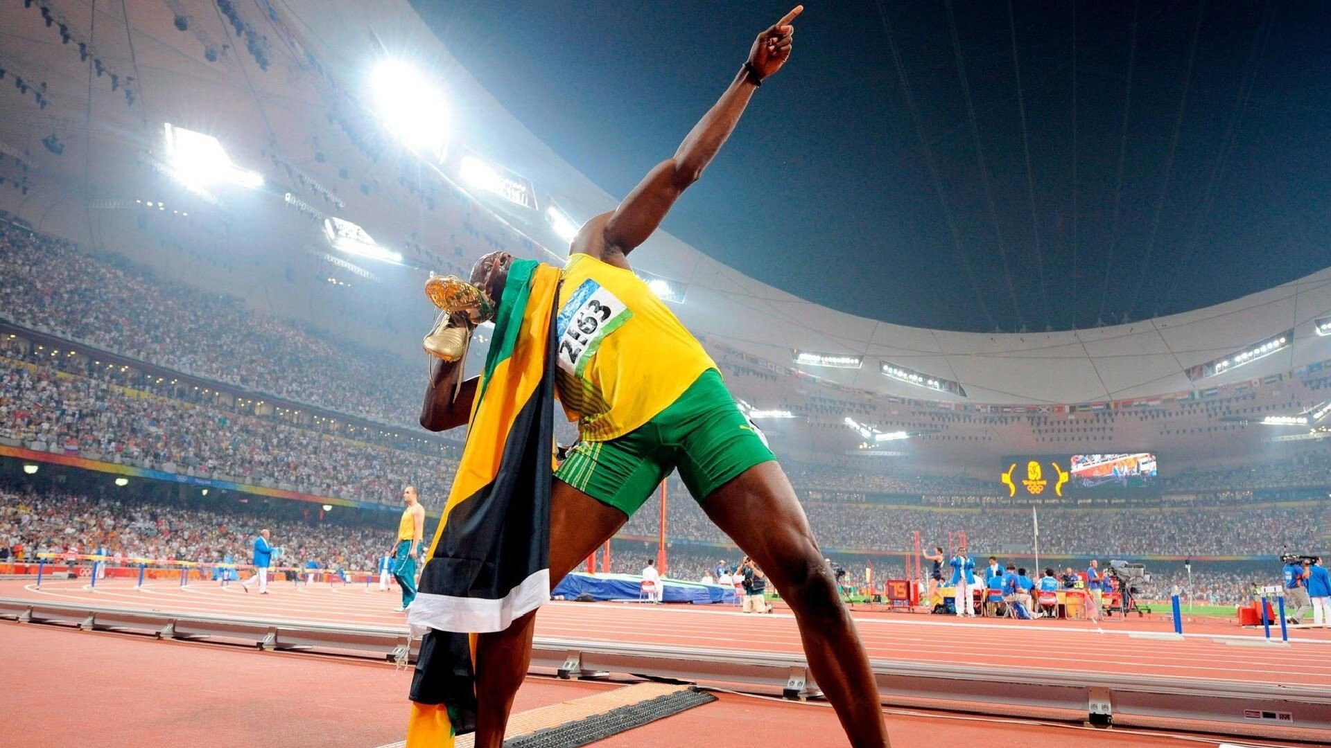 勇士又靠库里活着,那几记三分堪称神迹,勇士是库里的球队