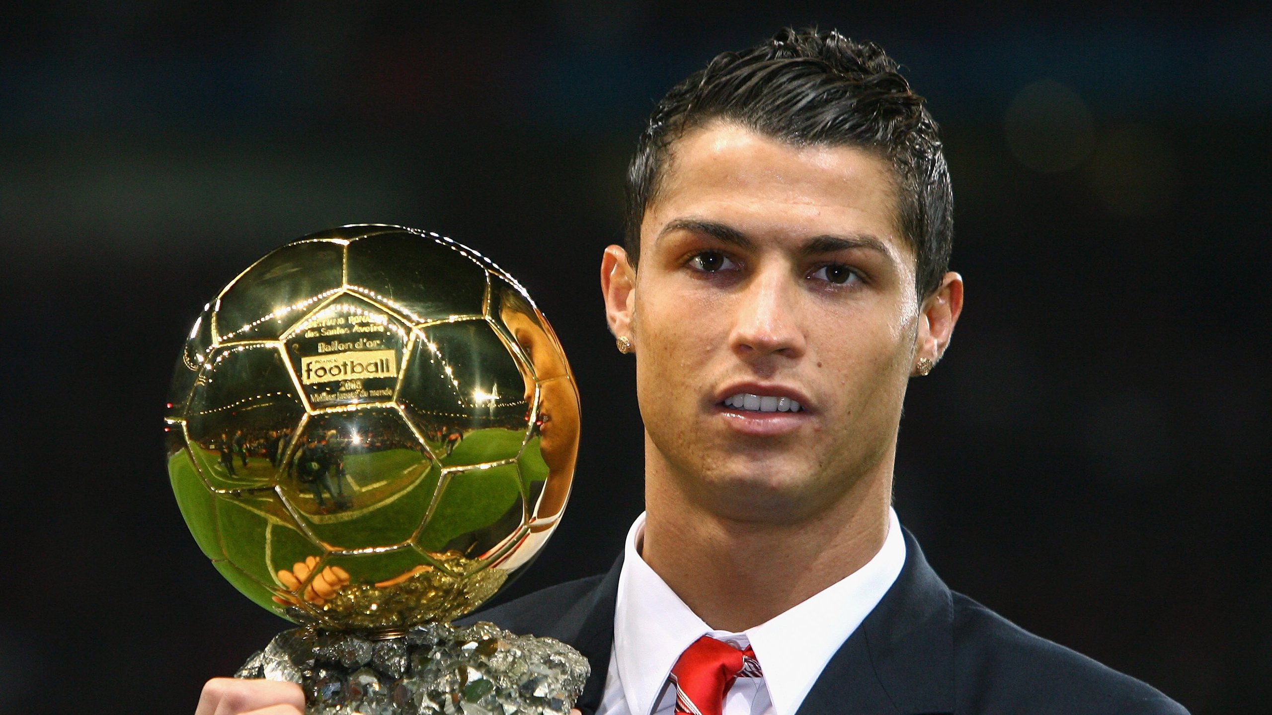 巴萨与布鲁日3-3战平，防线频频失误，晋级形势严峻，巴萨中场布教授